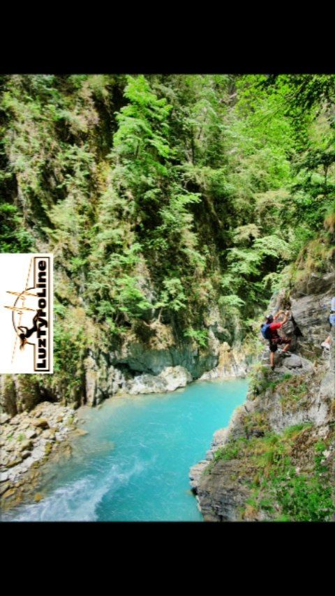 Avec ces conditions météo ce serait dommage de passer à côté 😎📞0562421688💻www.luztyroline.com 
⛰️💧🏞🌈🤟😉
#tyroliennes #viaferrata #pontnepalais #luzsaintsauveur #luztourisme #gavarnie #hautespyrénées #adrenaline #foryou #you #pourtoi #fun #nature #montagne #bestoftheday #hiking #climbing #fyp #instagram